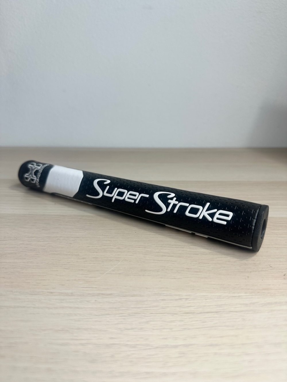 SuperStroke Traxion Flatso 3.0 Putter Grip - Black/White